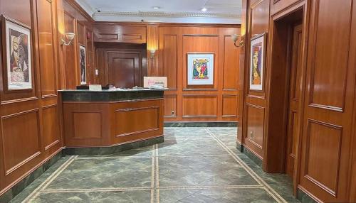 Prime UWS 2 Bedrooms Doorman Newly Furnished - image 3