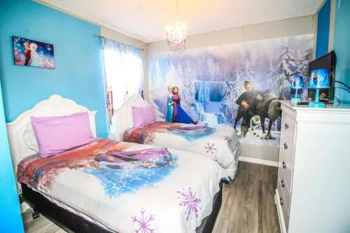 Disney Dream Themed Rooms Pool and Games photo 2