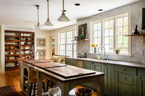Elegant 7BR Estate with Pool & Hot Tub in Berkshires in Egremont (MA)