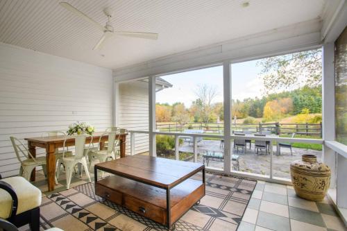 Elegant 7BR Estate with Pool & Hot Tub in Berkshires in Egremont (MA)