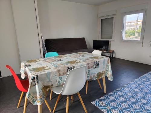 2 bedrooms, 4 beds