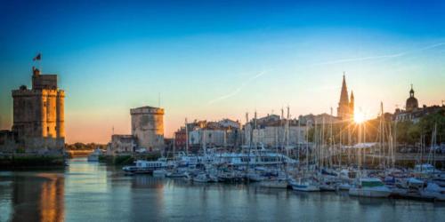 Appartement avec terrasse et piscine à La Rochelle
