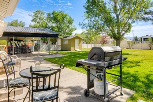 Cozy Farmhouse-Style Cottage by Mighty 5 Ntl Parks in Circleville (UT)