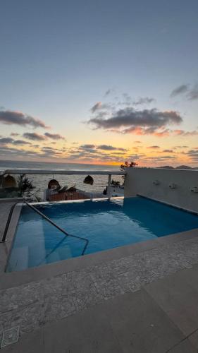 Loft con alberca y espectacular vista al mar