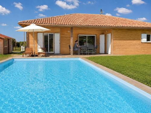 Grande villa familiale avec piscine et sauna - Location, gîte - Siest