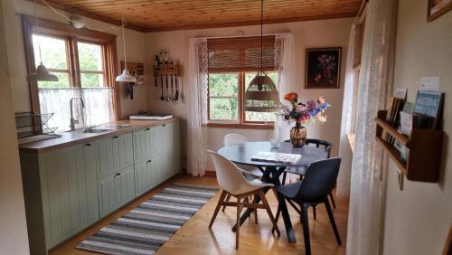 Solbacka Cosy Apartment in Hummelstad Gård