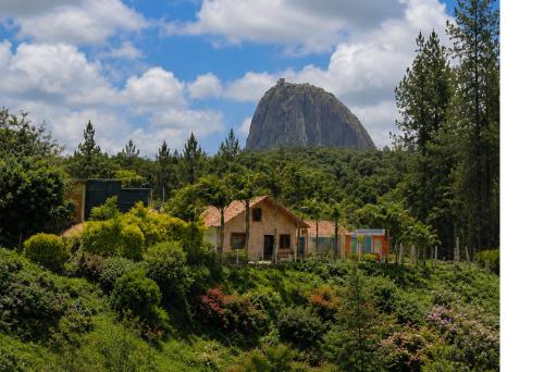 Finca con excelente vista a la piedra del Peñol y piscina privada