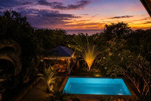 bazen, Bungalow La Tortue Bleue Piscine & Malendure in Bouillante