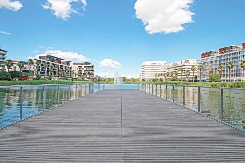 Beautiful Port Marianne Apt, Private Parking, 4 people in La Lironde