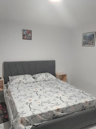 ArsonGuest - image 5
