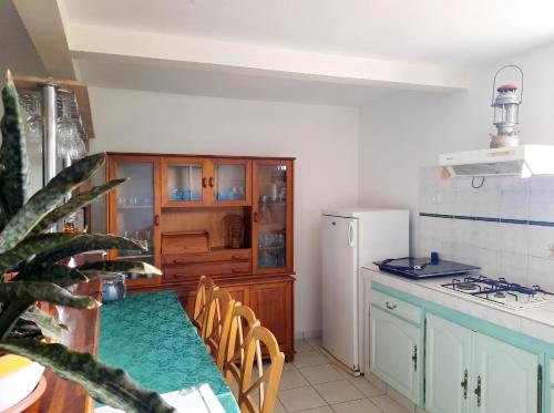Bel appartement à Saint-Joseph de 50 m² avec terrasse (Bel appartement a Saint-Joseph de 50 m² avec terrasse) in Saint-Joseph
