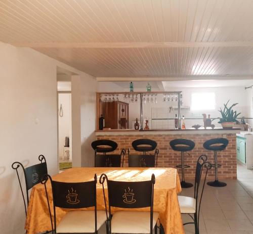Bel appartement à Saint-Joseph de 50 m² avec terrasse (Bel appartement a Saint-Joseph de 50 m² avec terrasse) in Saint-Joseph