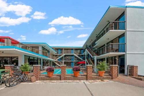 Alamar Resort Inn - image 4