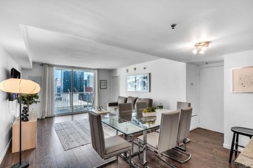 Brickell 2BR Escape Stunning Water and City Views