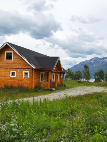 . Gorsa Cabin - close 2 one of Europe's deepest canyons!