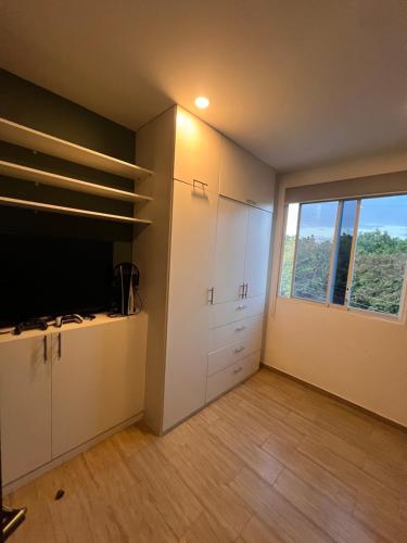 HABITACIÓN PARA DOS PERSONAS EN MANTA CERCA DE BARBASQUILLO Ec