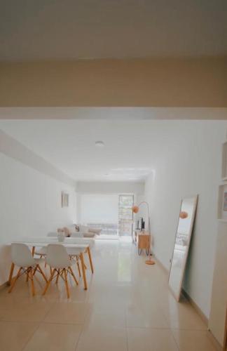 Departamento ubicado en zona Guemes - image 4