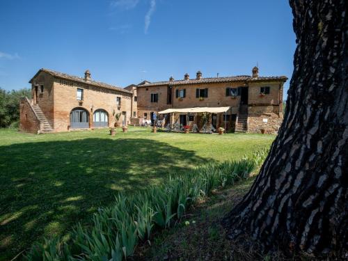 Viesnīcas āriene, Stunning Chalet with Pool for 4 in Costalpino