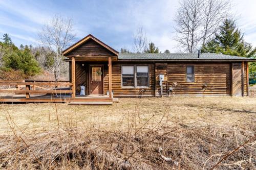 Cozy 3-bedroom cottage in Hunter, NY in Хантер