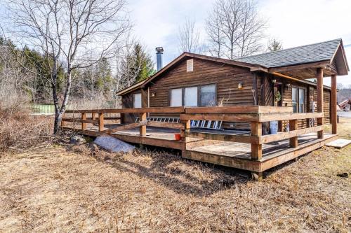 Cozy 3-bedroom cottage in Hunter, NY in Хантер