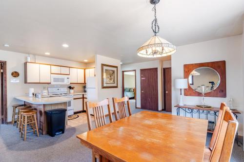 Cozy 3-bedroom cottage in Hunter, NY in Хантер