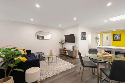 City Centre Unit Overlooking Ryrie Street! - Geelong