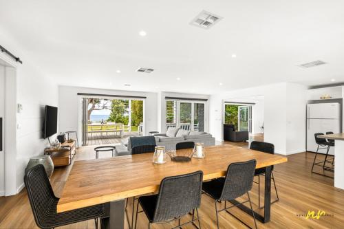 Facilities, The Esplanade Indented Heads- Beach front, Luxury, Sleeps 8, Spacious, Aircon, Heating, in Indented Head