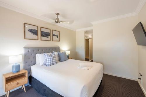 Breakers Unit 1 8- Ocean Views - Stone Real Estate Yamba - image 4