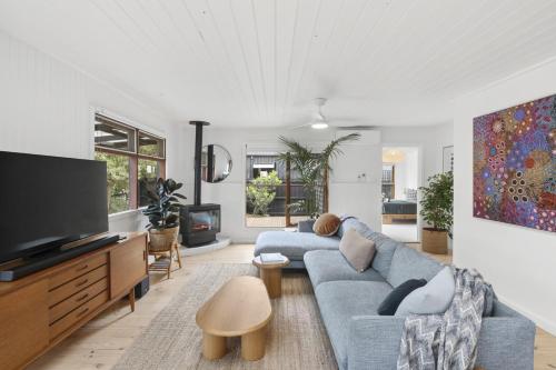 Istaba viesiem, Swan Beach House for 7 Pet friendly Modern Aircon Walking distance to Beach and walking tracks in St Leonards