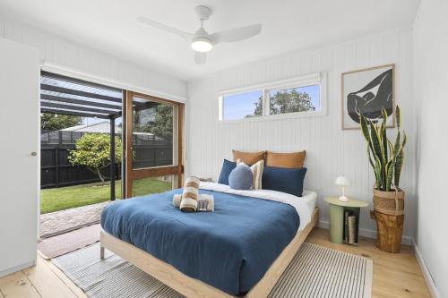 Swan Beach House for 7 Pet friendly Modern Aircon Walking distance to Beach and walking tracks in St Leonards