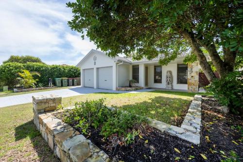 Kailani Beach House - Stone Real Estate Yamba - image 3