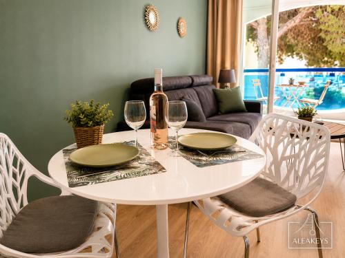 Laura Beach - Studio 300m plage, parking privatif, WIFI, LGM
