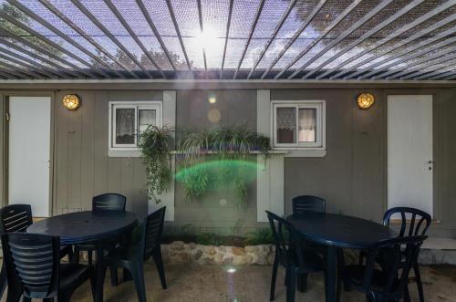 Létesítmények, Orna's Corner in Kfar Yuval