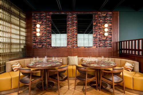 Restaurant, Skald Akureyri, Curio Collection by Hilton in Akureyri