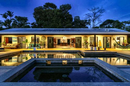Villa Mangostan - Luxury Ocean-View Villa & Pool in Punta Mala