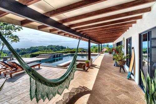 Villa Mangostan - Luxury Ocean-View Villa & Pool in Punta Mala