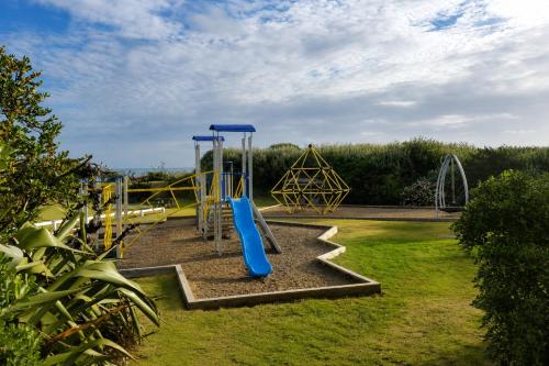 Luxury Seaside Getaway - New Build in Patea