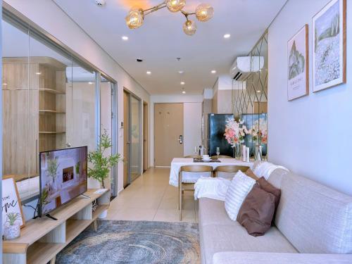 Seaside Apartment - The Song - image 2
