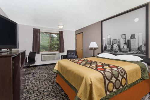 Super 8 By Wyndham Bremerton in Bremerton (WA)