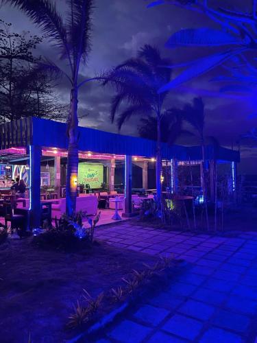 The Beachhouse and Bar in Thành Phố Roxas (Capiz)