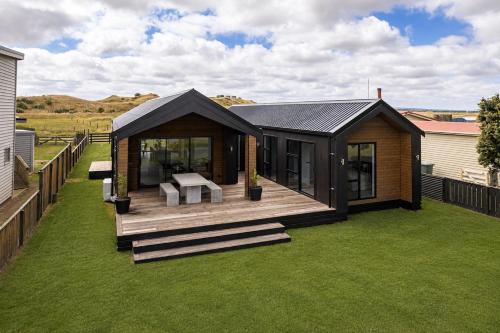 Luxury Seaside Getaway - New Build in Patea