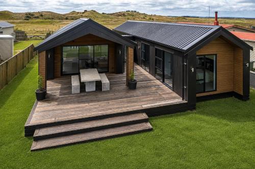 Luxury Seaside Getaway - New Build in Patea