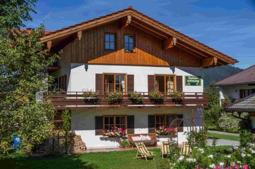 Ferienwohnungen Waldherr (Adlgasser Wirtsfamilie) - Chiemgau Karte