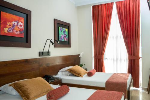 Hotel Sauces del Estadio Hotel Sauces del Estadio is a popular choice amongst travelers in Medellin, whether exploring or just passing through. The hotel offers a high standard of service and amenities to suit the individual 