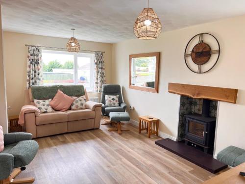Charming 3 Bedroom Cottage - Garden WiFi Parking in Valley