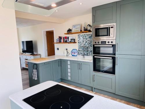 Charming 3 Bedroom Cottage - Garden WiFi Parking in Valley