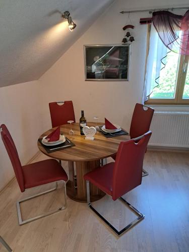 moderne 2-Zimmer Dachwohnung im Herzen der Rhon in Ostheim v.d. Rhon