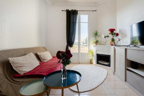 Charming house with sea view in Nice