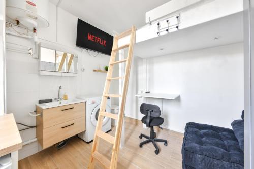 Authentic Parisian Studio near Parc Monceau