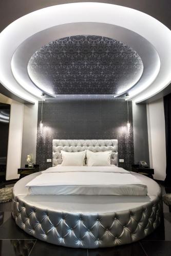 Hotel Crystal Light - image 8